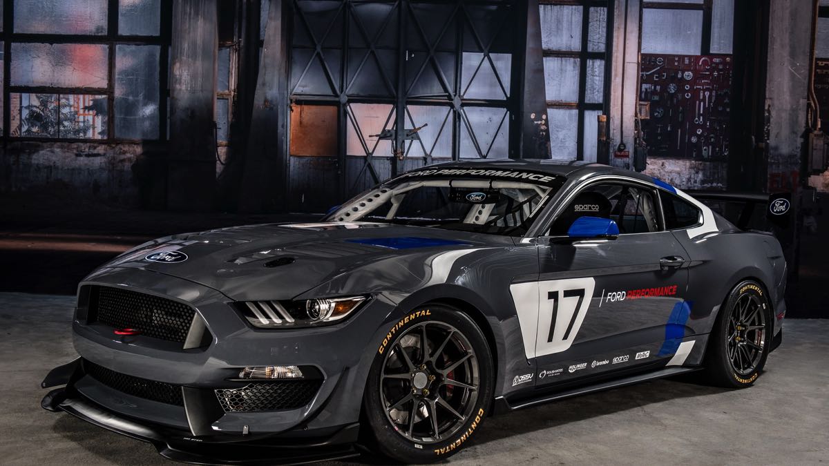 FORD MUSTANG GT4 RACER